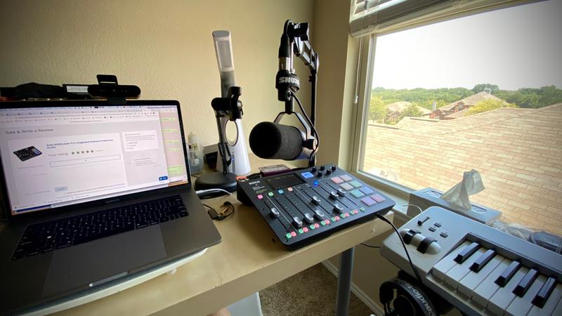 RODECaster  Pro Podcast Production Studio